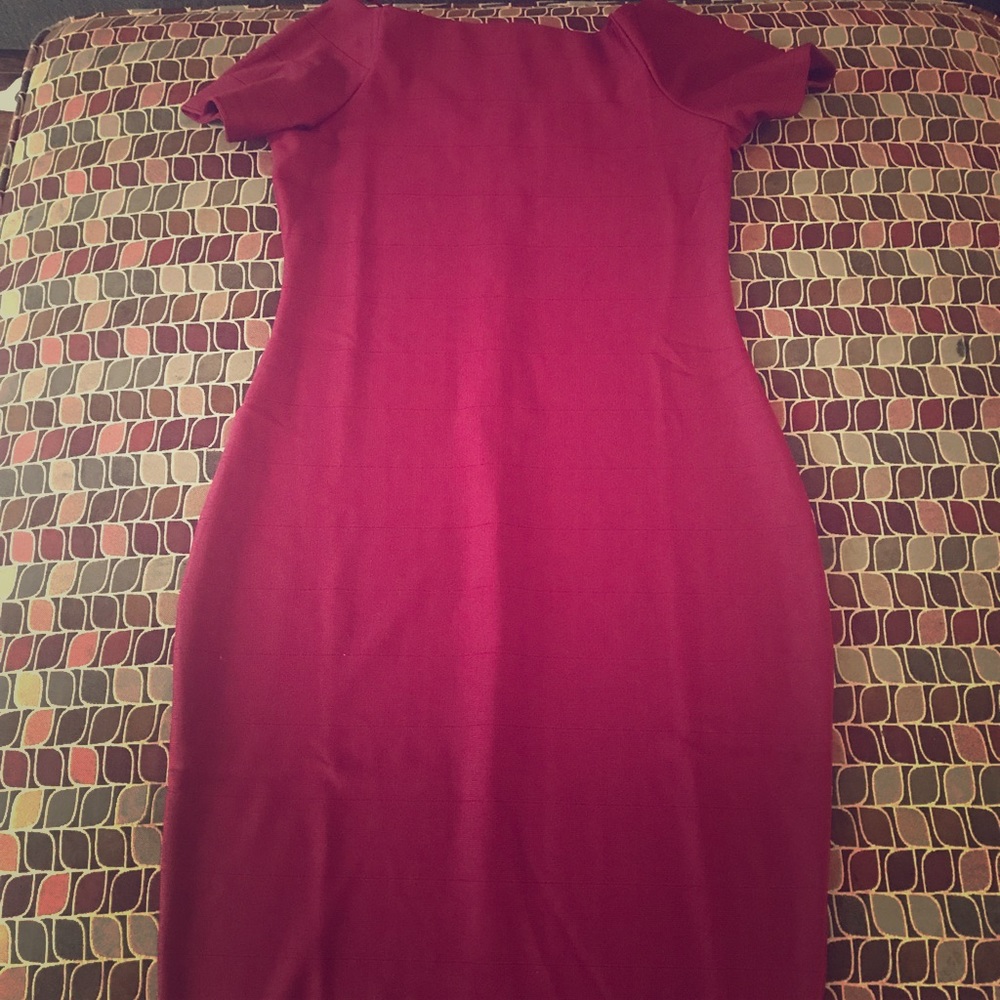 Women’s Love J form fitting dress 🔥